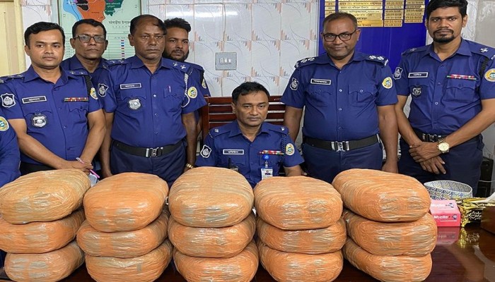 তালাবদ্ধ ঘরে লুকানো ১৫ লাখ টাকার গাঁজা, মঠবাড়িয়ায় পুলিশের বড় অভিযান