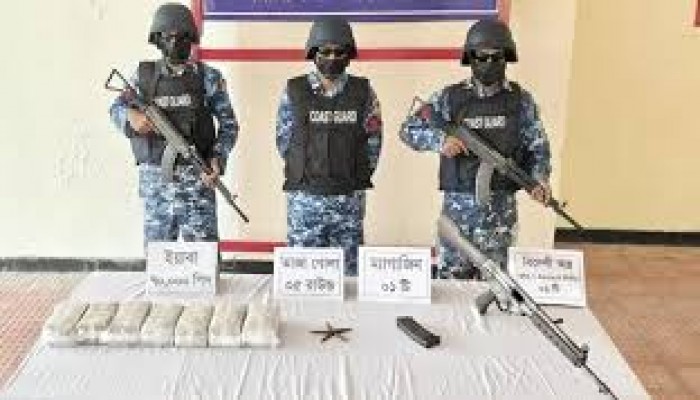 টেকনাফে অস্ত্র ও ইয়াবা ফেলে পালাল কারবারিরা