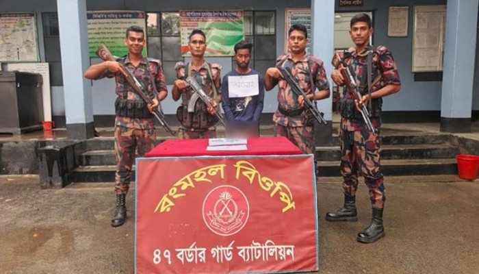 কুষ্টিয়া-মেহেরপুর সীমান্তে বিজিবির বড় সাফল্য, কোটি টাকার মাদক ও ভারতীয় পণ্য জব্দ