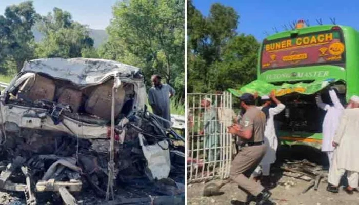 পাকিস্তানে যাত্রীবাহী বাসে ভ্যানের ধাক্কা, নিহত ১১