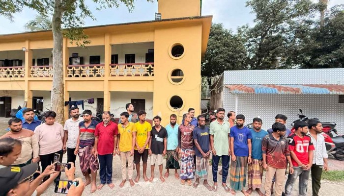 কুমিল্লায় হাইওয়ে পুলিশের ওপর হামলা ও গাড়ি ভাঙচুর: যৌথ অভিযানে গ্রেপ্তার ১৯