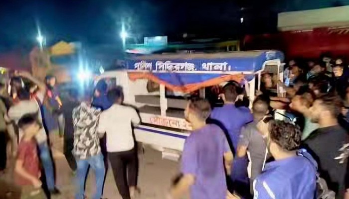 নারায়ণগঞ্জে শিশু ধর্ষণচেষ্টায় অভিযুক্তকে ধরতে গিয়ে পুলিশের ওপর হামলা, গ্রেফতার ১