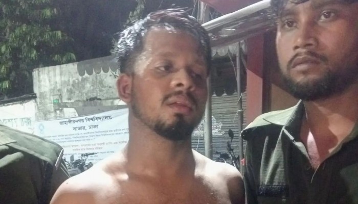 জাবিতে নারী শিক্ষার্থীদের ওয়াশরুমে গোপন ভিডিও ধারণকারী বহিরাগত আটক