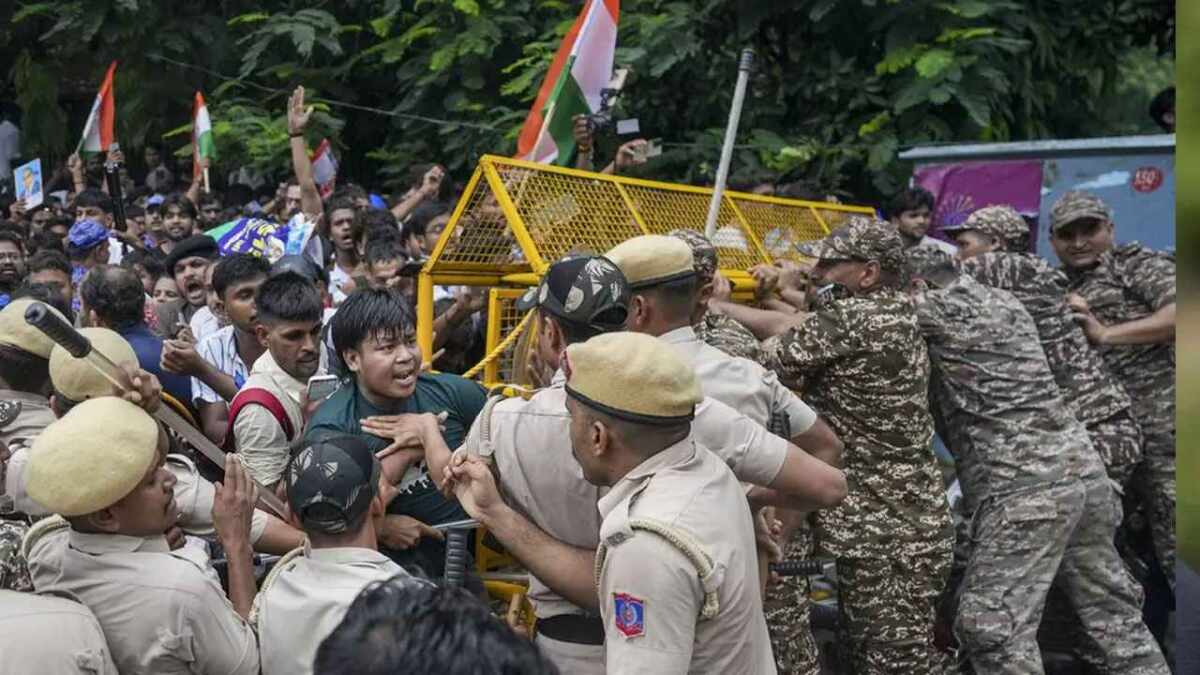 দাবি না মানা পর্যন্ত আন্দোলন চলবে, ঘোষণা ককরোচ জনতা পার্টির
