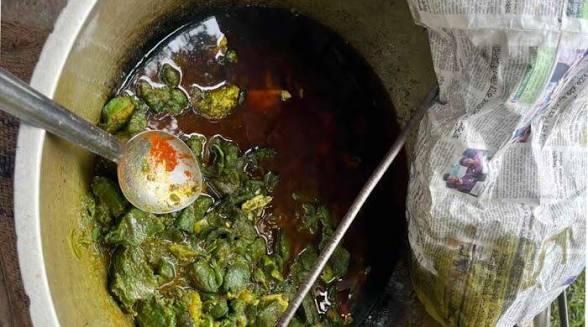 রান্নার সময় গরুর মাংস সবুজ, কড়াই নিয়ে থানায় কর্মচারীরা