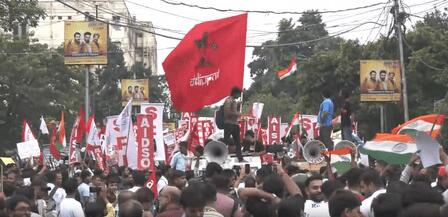 কলকাতায় শিক্ষা সংস্কারের দাবিতে রাজপথে শিক্ষার্থীদের বিশাল মিছিল