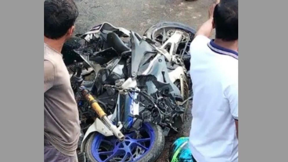 ধামরাইয়ে চার গাড়ির সংঘর্ষে দুই শিক্ষার্থী নিহত, আহত অন্তত ৩০