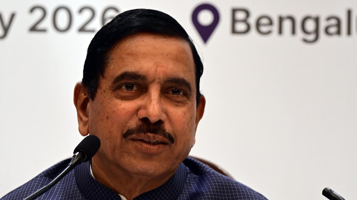 ভারতের নতুন শিক্ষামন্ত্রী হলেন প্রহ্লাদ যোশী
