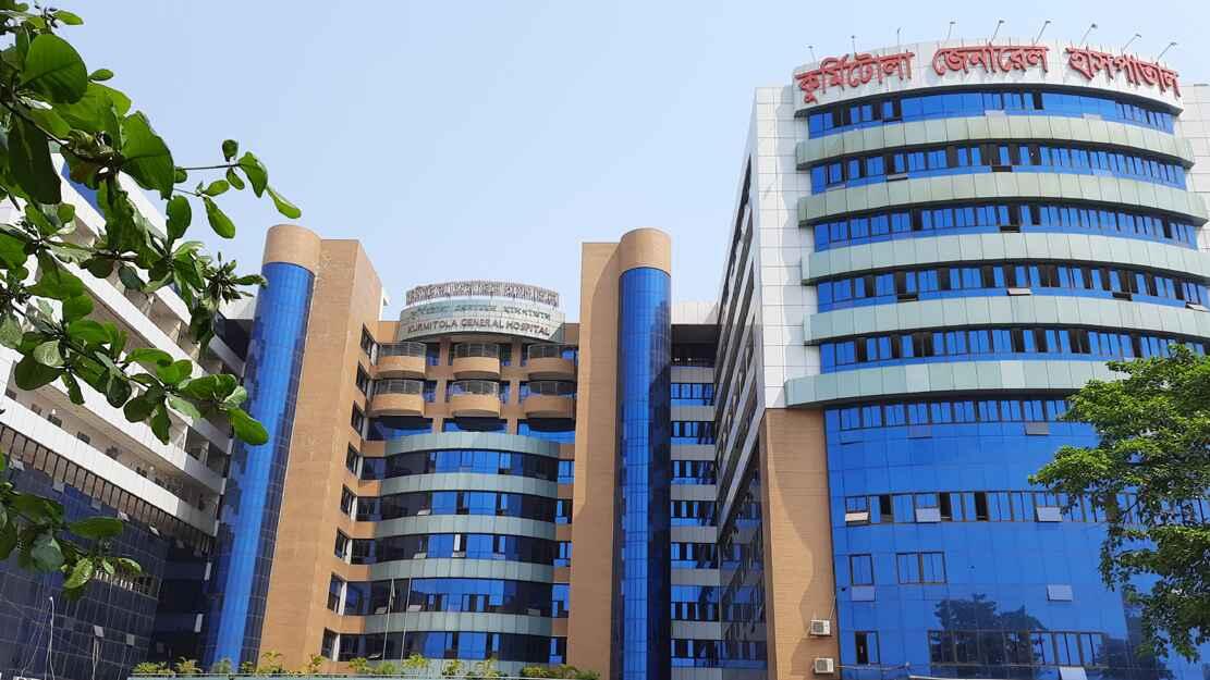 কুর্মিটোলা হাসপাতালে বাসের নিয়ন্ত্রণ হারানোর দুর্ঘটনায় নিহত ১