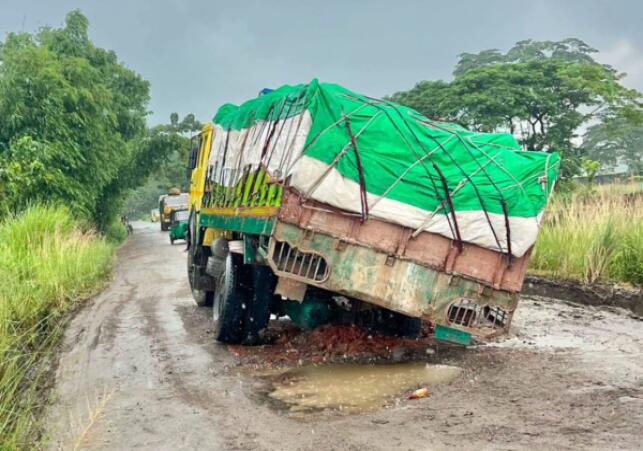 ১১ কিমি সড়ক মেরামতে ৬ কোটি ৭১ লাখ টাকার প্রকল্পে অনিয়ম ও দুর্নীতি