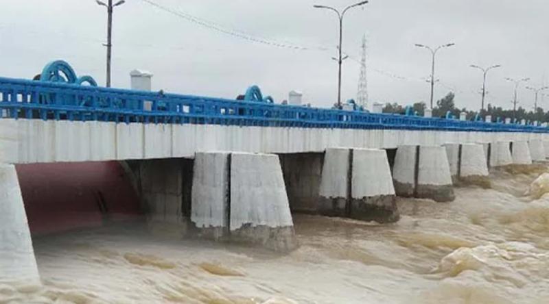 ভারী বৃষ্টি ও পাহাড়ি ঢলে ফুঁসে উঠেছে তিস্তা