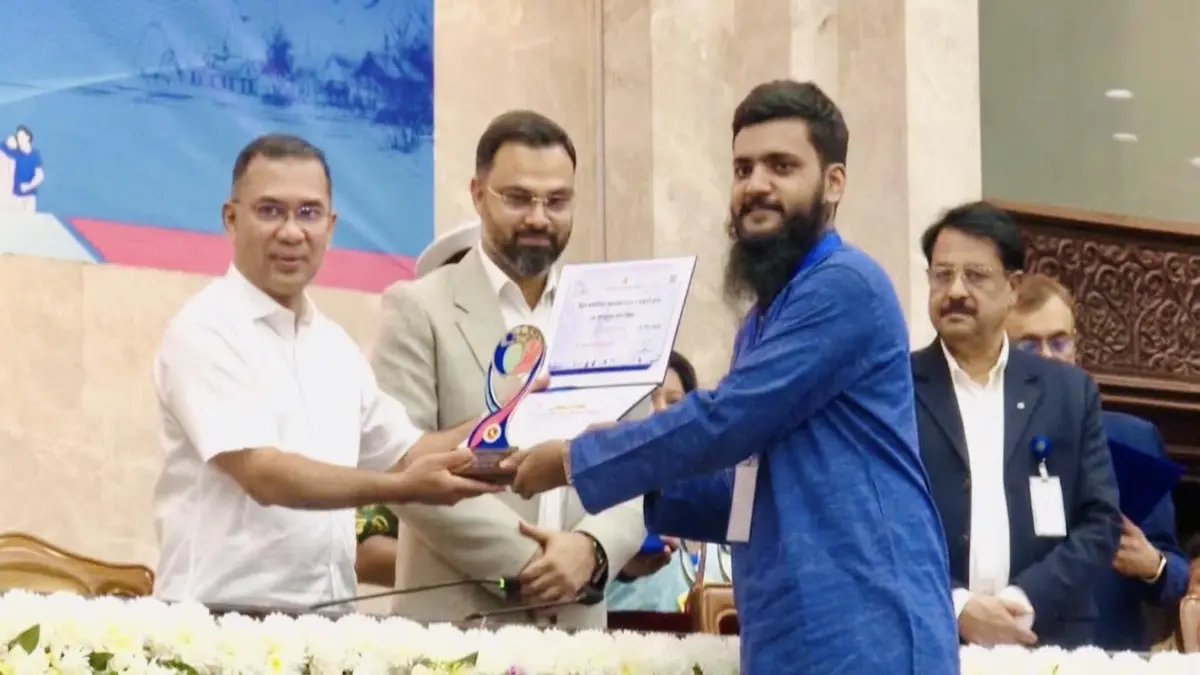 বিজ্ঞানে অনন্য অবদান: ‘ইয়ুথ ভলান্টিয়ার অ্যাওয়ার্ড ২০২৬’ অর্জন করলেন তরুণ সংগঠক