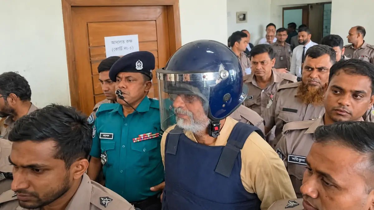 বিমানবন্দরের ঘটনায় আখতারুজ্জামানের এক দিনের রিমান্ড