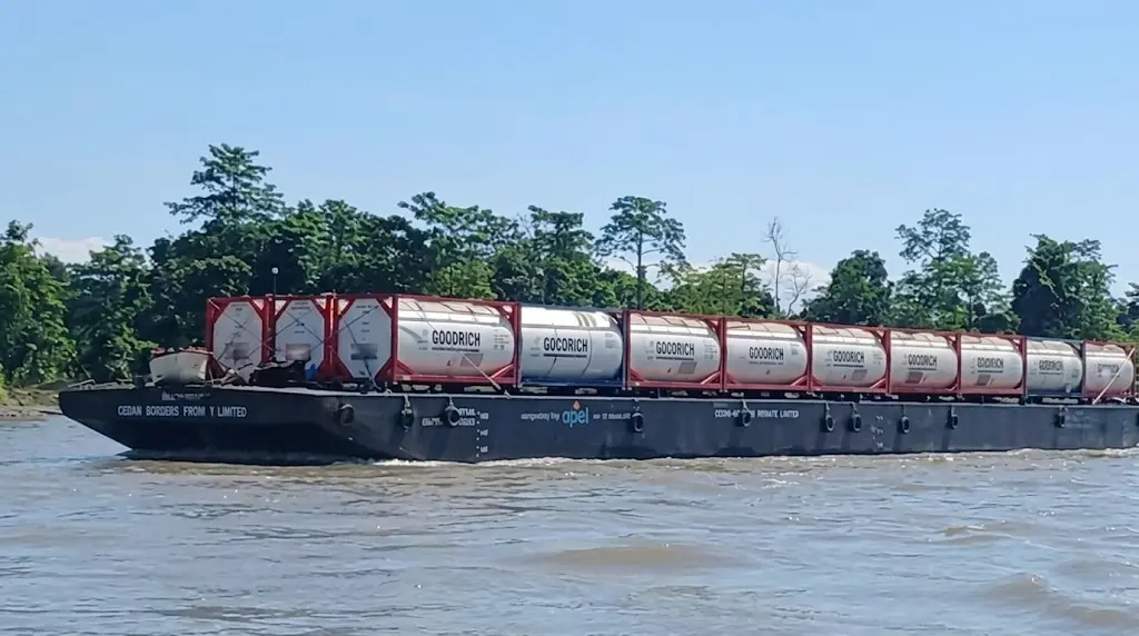 ৭০ বছর পর ব্রহ্মপুত্র হয়ে ঢাকার পথে জাহাজ