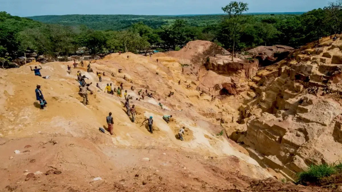 মধ্য আফ্রিকায় স্বর্ণের খনি ধসে নিহত শতাধিক