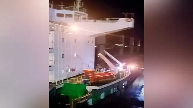 চট্টগ্রাম বন্দরের বহির্নোঙরে দুই জাহাজের ধাক্কা: বড় ধরনের ক্ষতি নেই