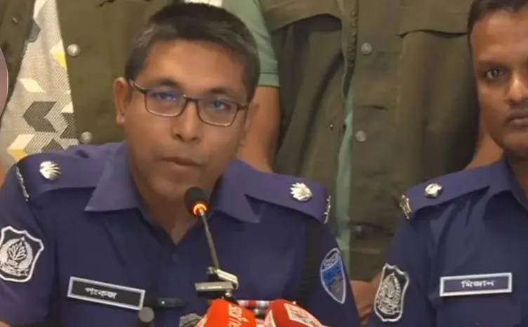 কুমিল্লায় স্কুলছাত্রীকে ধর্ষণ ও হত্যা, অটোরিকশাচালক গ্রেপ্তার