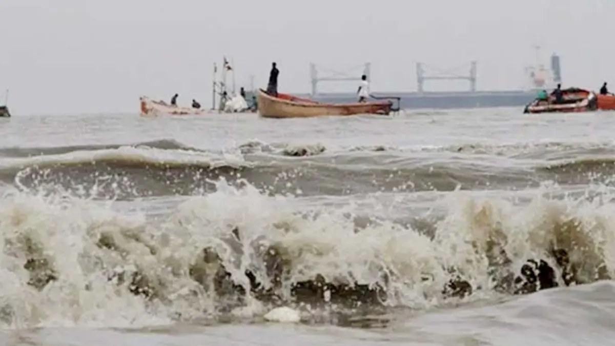 ঘূর্ণিঝড় ‘অর্ণবের’ প্রভাবে দেশের চার সমুদ্রবন্দরে ৩ নম্বর সতর্কসংকেত
