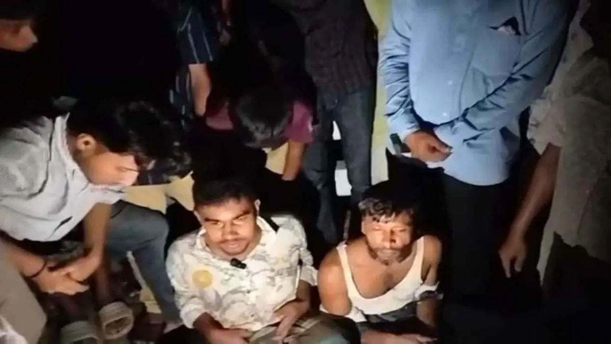 দশমিনায় গরু চুরি করতে গিয়ে আটক ২
