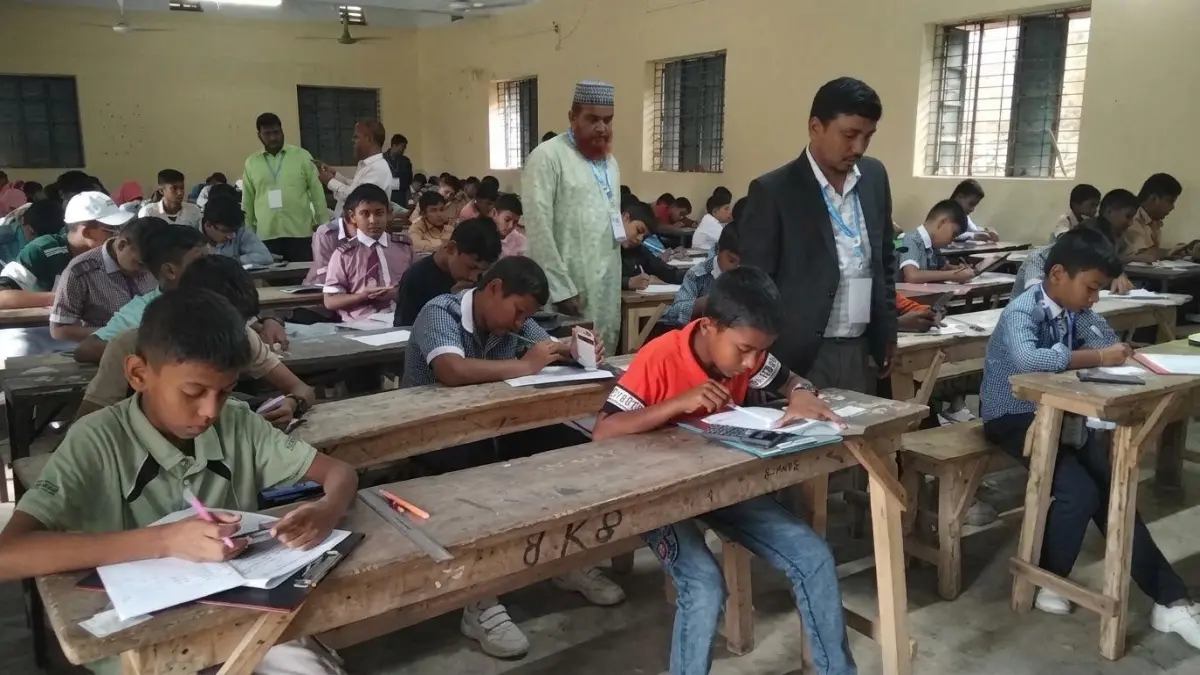 পার্বতীপুরে কিশোরকণ্ঠের মেধাবৃত্তি পরীক্ষা অনুষ্ঠিত, পুরস্কার ২ লাখ টাকার ও ল্যাপটপ