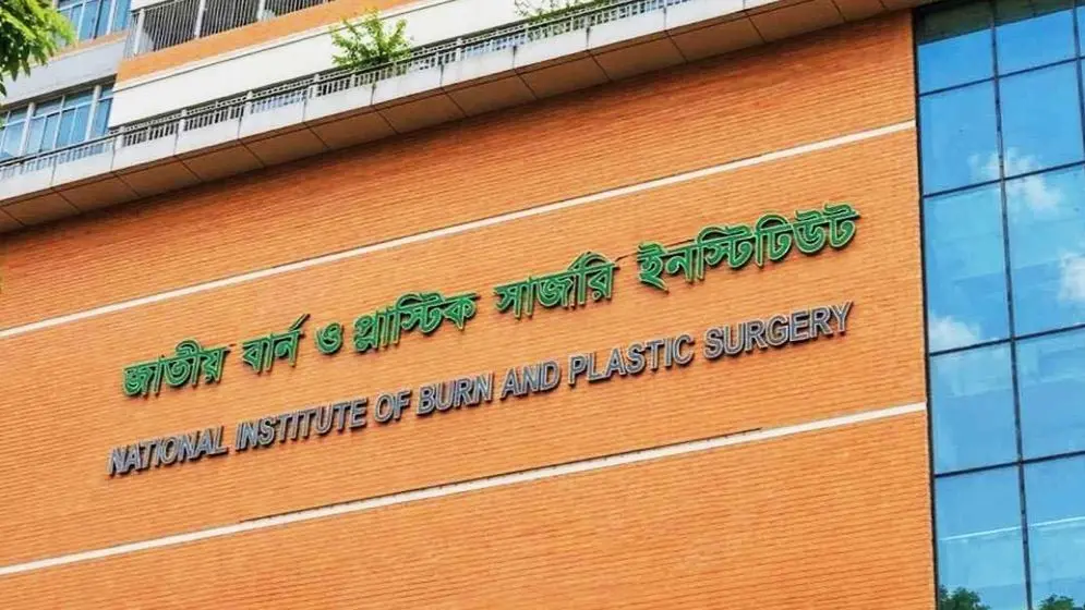 নারায়ণগঞ্জ ফতুল্লায় মাদরাসার ছাদে বিদ্যুৎস্পৃষ্ট হয়ে দগ্ধ ৫ শিক্ষার্থী
