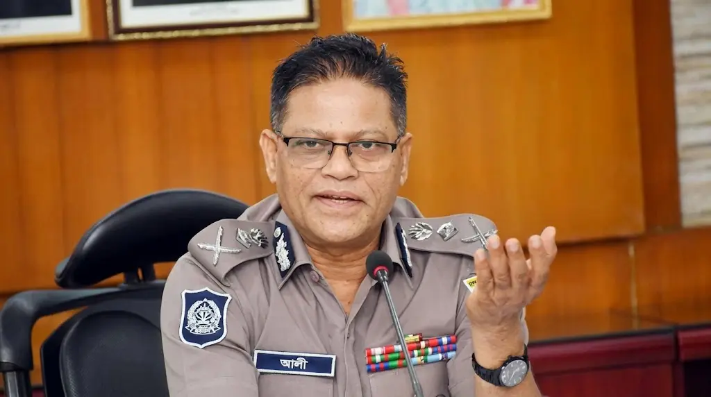 অনুমতি পেলে ক্রসফায়ারের কথাও বললেন আইজিপি
