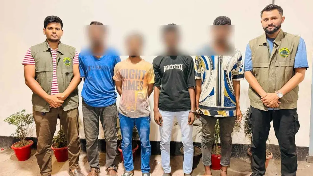 যাত্রাবাড়ীতে চার ছিনতাইকারী গ্রেফতার