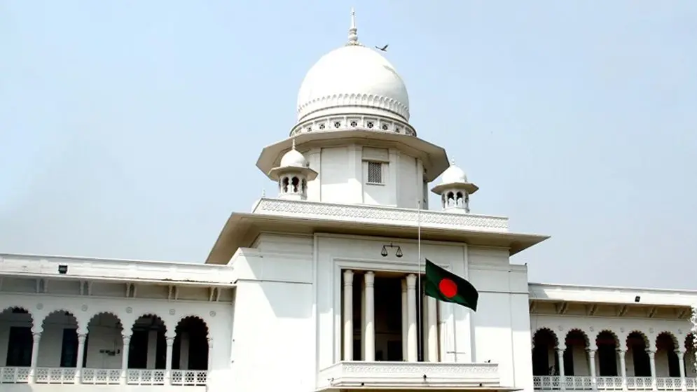 হাইকোর্টে তথ্য গোপন করে জামিনের চেষ্টা, আইনজীবীকে জরিমানা