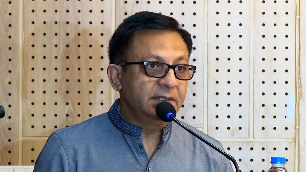 লেদার ও ফুটওয়্যার শিল্পে অগ্রাধিকার দেবে সরকার