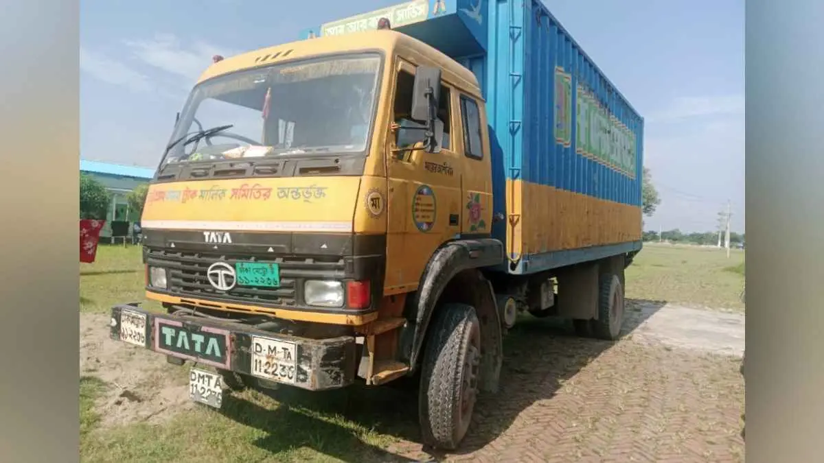 মিরসরাইয়ে কাভার্ডভ্যানচাপায় ঠিকাদার নিহত