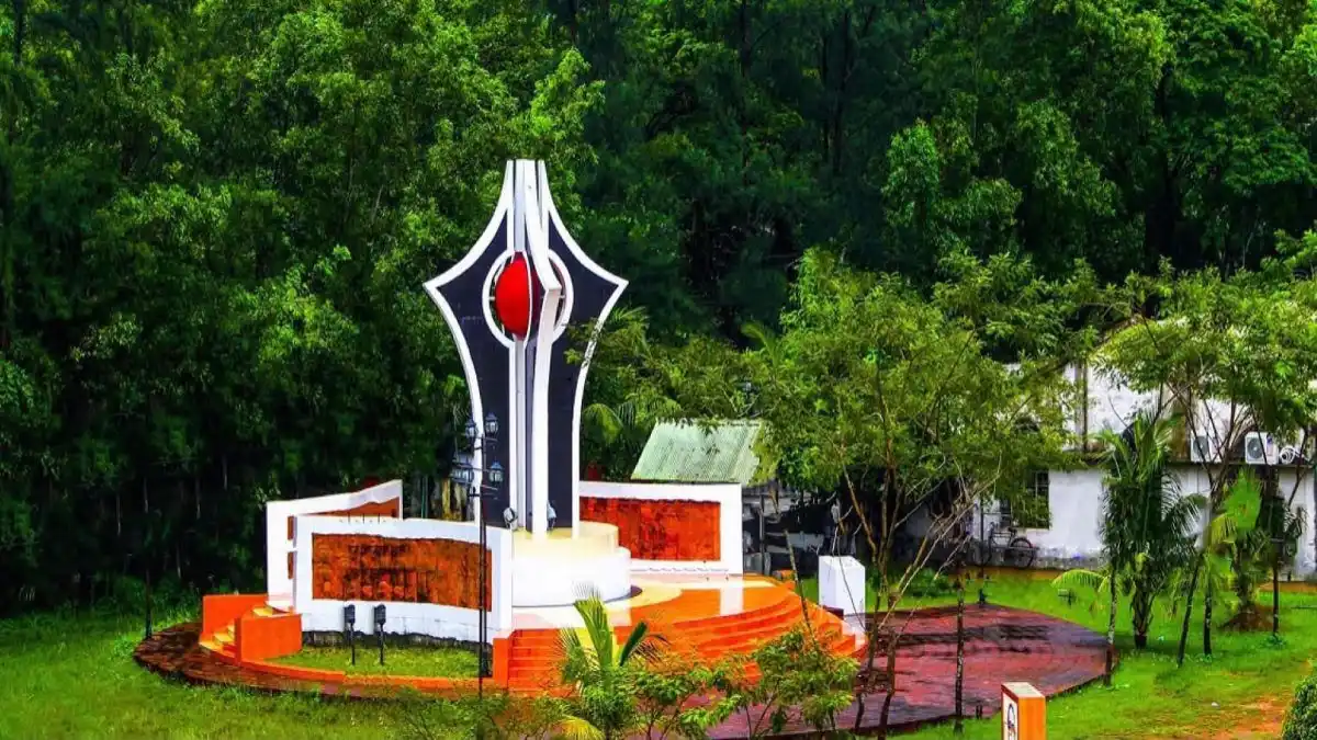 ১০ দিনের ছুটিতে যাচ্ছে নোবিপ্রবি