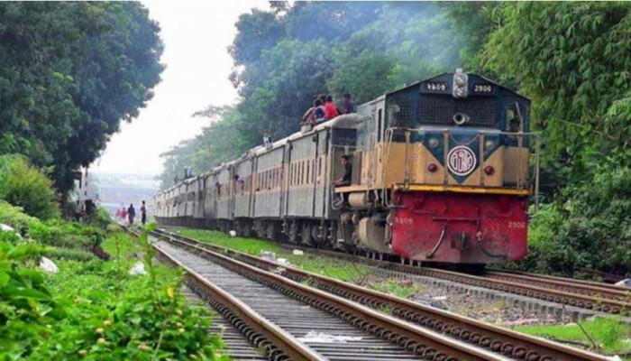 ভূঞাপুরে ট্রেনে কাটা পড়ে মায়ের মৃত্যু, আহত দুই সন্তান