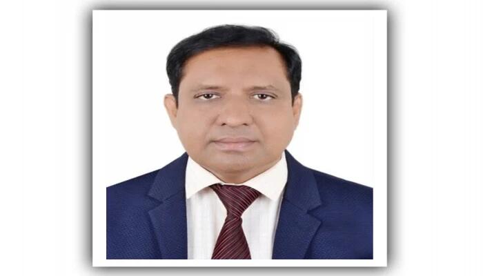 লক্ষ্মীপুর বিজ্ঞান ও প্রযুক্তি বিশ্ববিদ্যালয়ের প্রথম উপাচার্য অধ্যাপক মোহাম্মদ হানিফ
