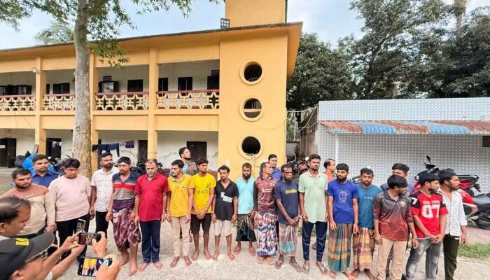 কুমিল্লায় হাইওয়ে পুলিশের ওপর হামলা ও গাড়ি ভাঙচুর: যৌথ অভিযানে গ্রেপ্তার ১৯
