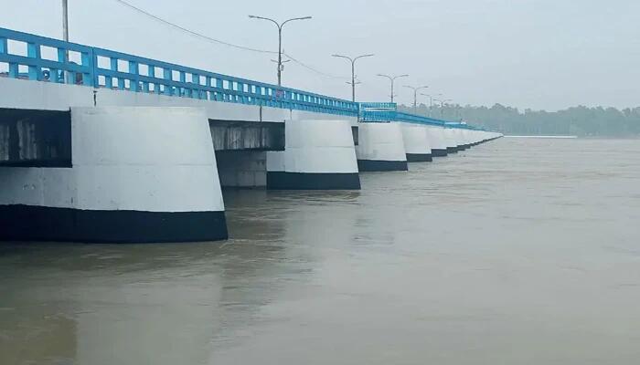 তিস্তার পানি বিপৎসীমা ছুঁই ছুঁই, খুলে দেওয়া হয়েছে ৪৪ জলকপাট