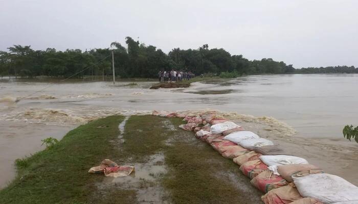 মৌলভীবাজারে মনু নদীর বাঁধ ভেঙে চার গ্রাম প্লাবিত