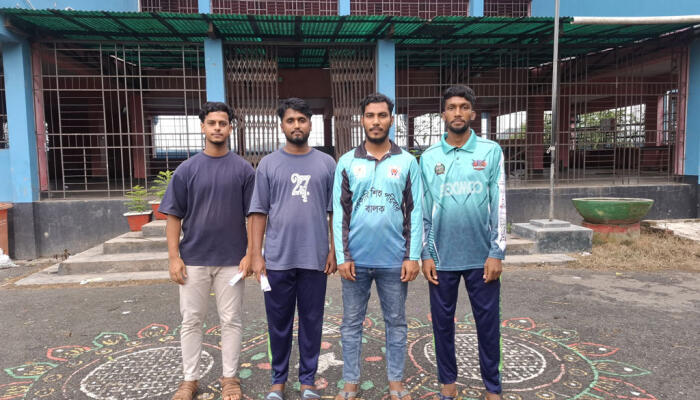 ১৮ পূর্ণ হতেই আশ্রয়হীন হওয়ার শঙ্কা: পরীক্ষার আগে দিশেহারা কুষ্টিয়ার ৫ শিক্ষার্থী