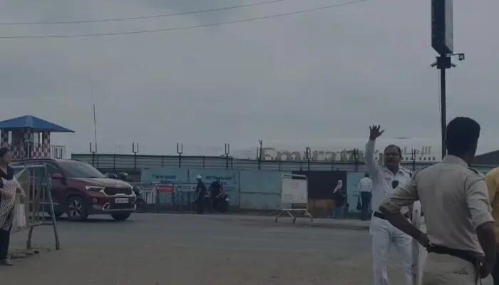 কলকাতা বিমানবন্দরে নামাজ নিয়ে উত্তেজনা: ১৪৪ ধারা জারি