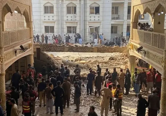 পাকিস্তানের মসজিদে গাড়িবোমা হামলা: ১৬ জন নিহত ও আহত ৫০