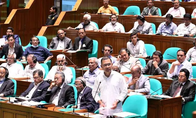 জ্বালানি সংকট মোকাবিলায়  নতুন ভাসমান এলএনজি স্থাপন: প্রধানমন্ত্রী