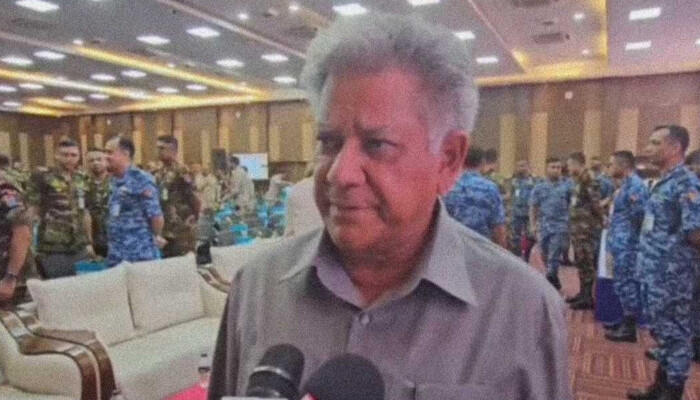 কারখানা বন্ধের দায় সরকারের নয়, মালিকরাই টাকা নিয়ে পালিয়েছে: শ্রম উপদেষ্টা