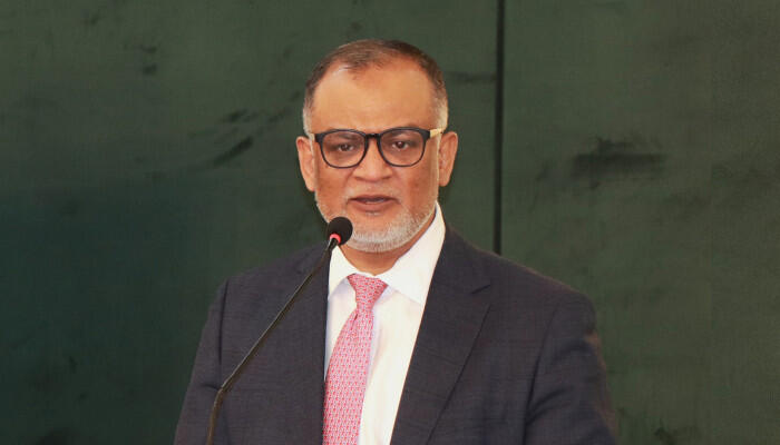 অপ্রয়োজনীয় মেগা প্রকল্প ভেঙে ফেলার পরামর্শ বাণিজ্য উপদেষ্টার
