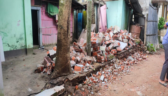 রাউজানে দেওয়াল ধ্বসে কিশোরের মর্মান্তিক মৃত্যু