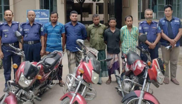 রংপুরের ৩ চোরাই মোটরসাইকেল উদ্ধার, গ্রেফতার ৫