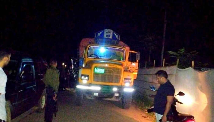 শেরপুরে অবৈধ বালু উত্তোলন বন্ধে প্রশাসনের বিশেষ অভিযান