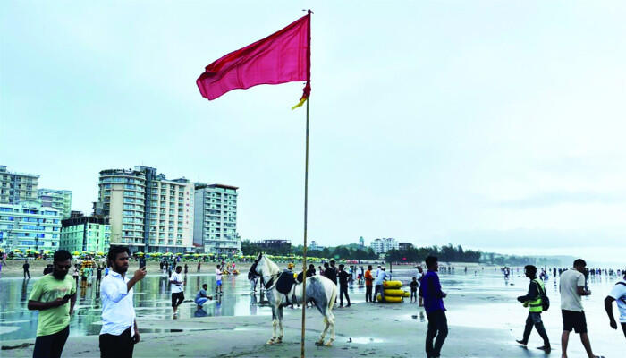 পর্যটকদের উদাসীনতায় বাড়ছে প্রাণহানি