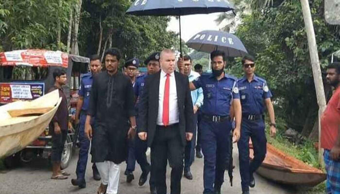 বাংলাদেশ থেকে নৌকা কিনতে চায় আলজেরিয়া, বিনিয়োগেও আগ্রহী তিনি