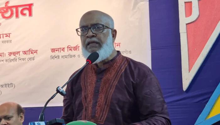 জাতীয় বিশ্ববিদ্যালয় বেকারত্ব ছাড়া কিছু দিচ্ছে না : সচিব