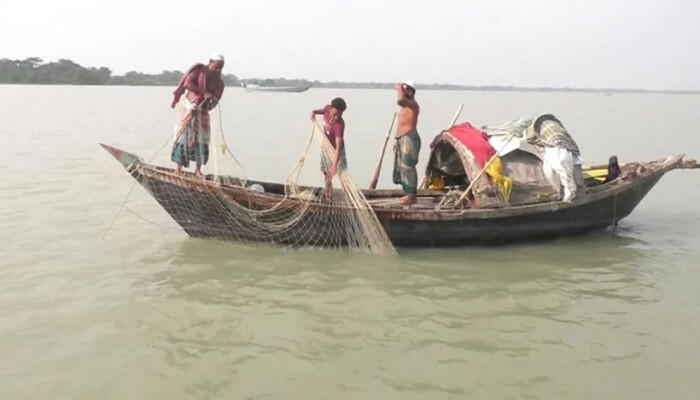ভরা মৌসুমেও ইলিশের দেখা নেই মেঘনা-তেঁতুলিয়ায়