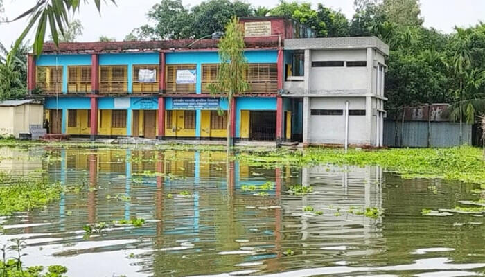 তিস্তার পানি কমলেও প্লাবিত অঞ্চলে চরম দুর্ভোগ অব্যাহত